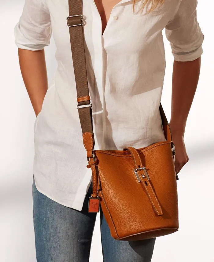 Dooney and Bourke Henrys Small Bucket Bag Chocolate WomenMen Crossbodies
