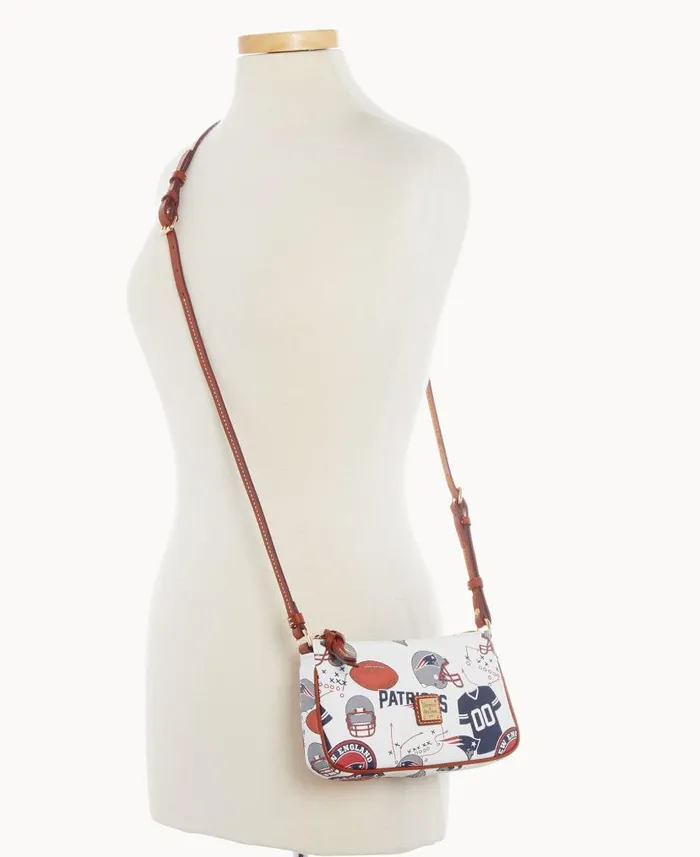 Dooney and Bourke NFL Patriots Lexi Crossbody Sm Coin Case Patriots WomenMen Crossbodies Dooney and Bourke NFL Patriots Lexi Crossbody Sm Coin Case Patriots WomenMen Crossbodies
