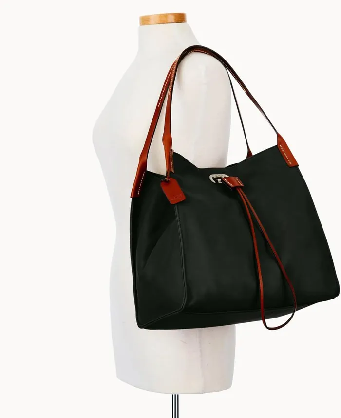 Dooney and Bourke Oncour Victoria Full Up Black WomenMen Shoulder Bags