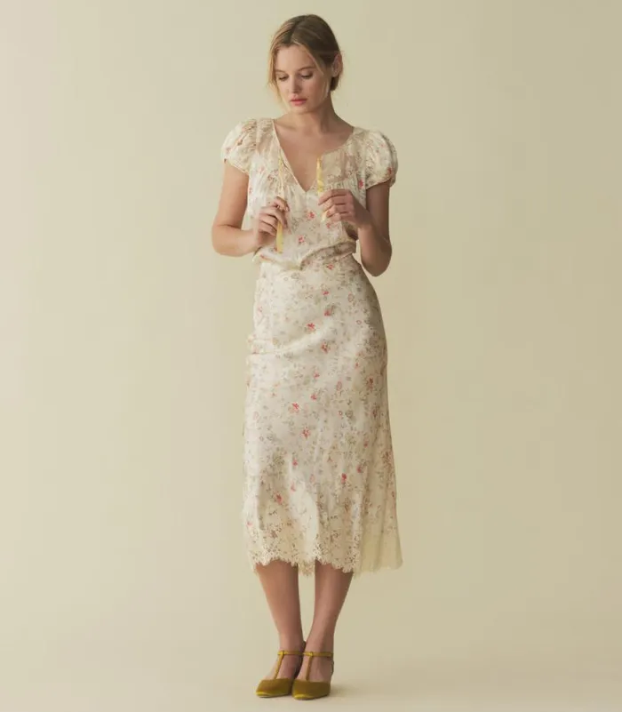 CAMRI TOP Flowering Meadow Shop DEN Tops