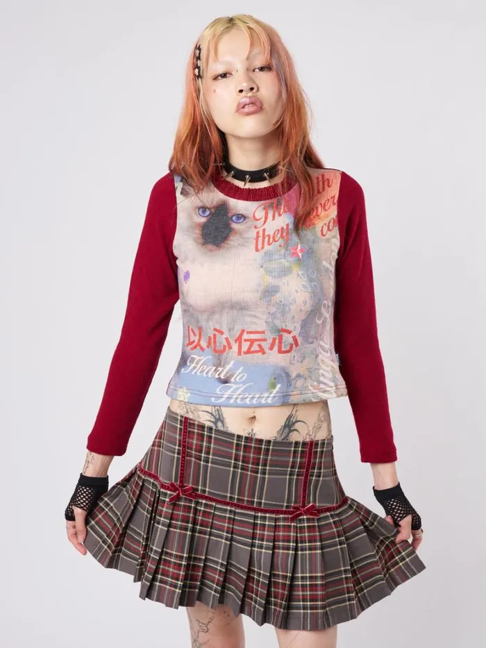 Clothing Minga London Long Sleeve Tops Curious Cat Red Graphic Top