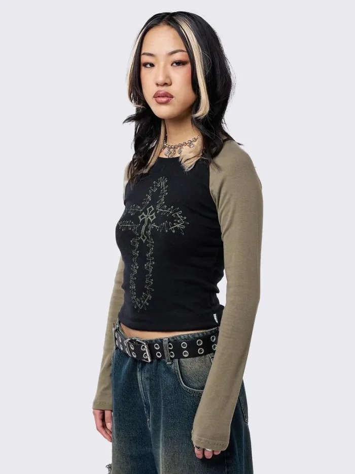 Clothing Minga London Long Sleeve Tops Hollow Cross Graphic Raglan Top