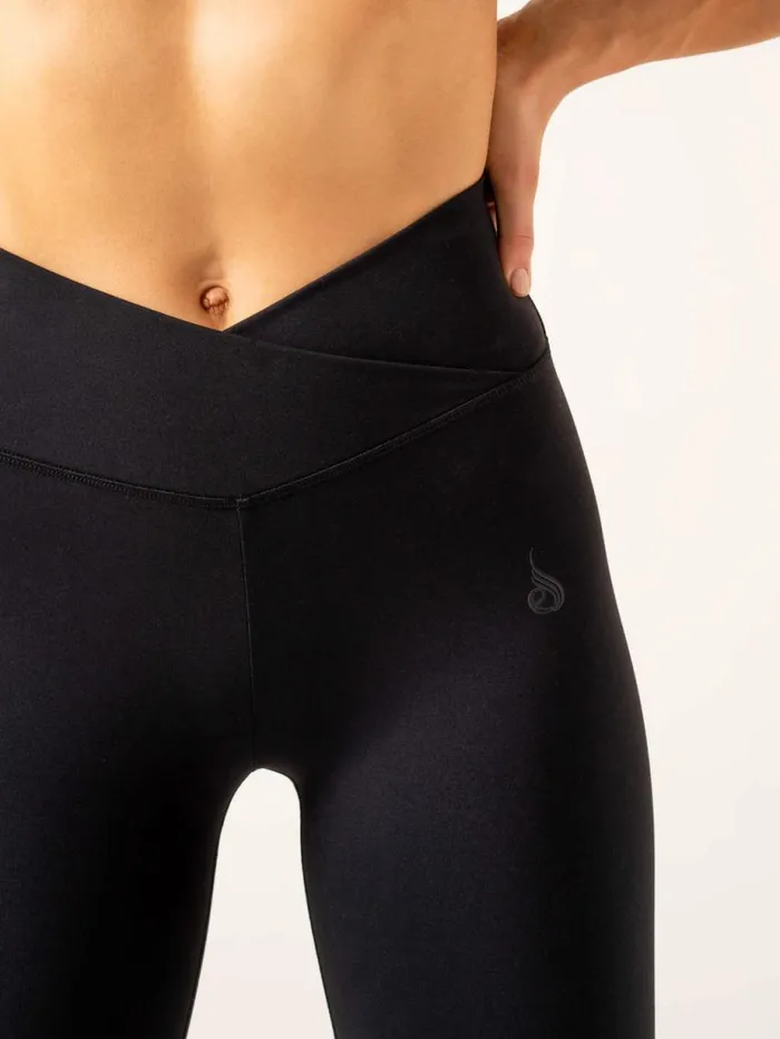 Leggings Womens Ryderwear Momentum Cross Over Scrunch Leggings Black