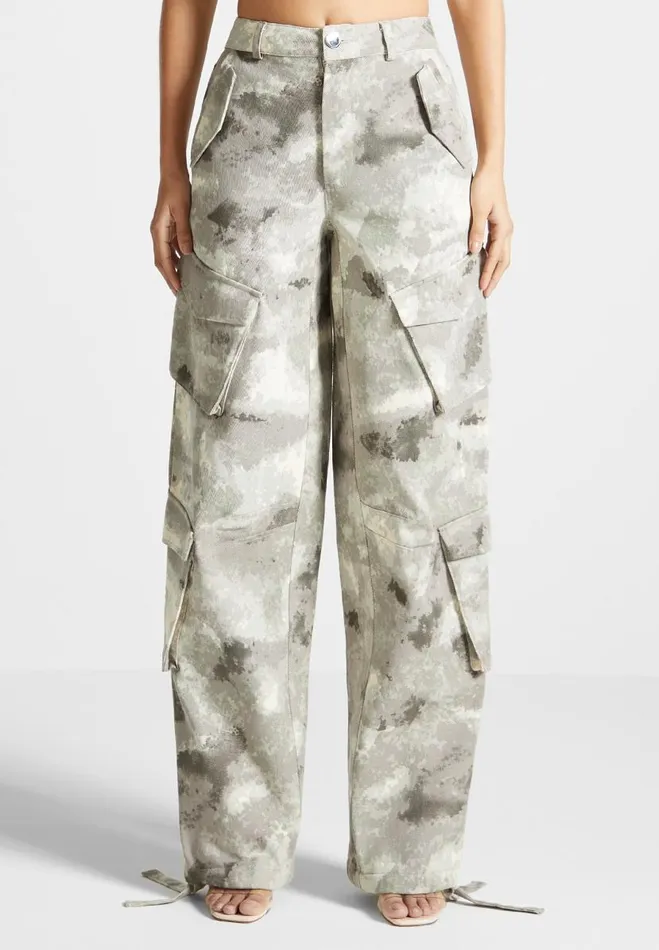 Manire De Voir Cargo Pants and Joggers Manire De Voir Woman High Waisted Camo Cargo Pants 8211 Grey