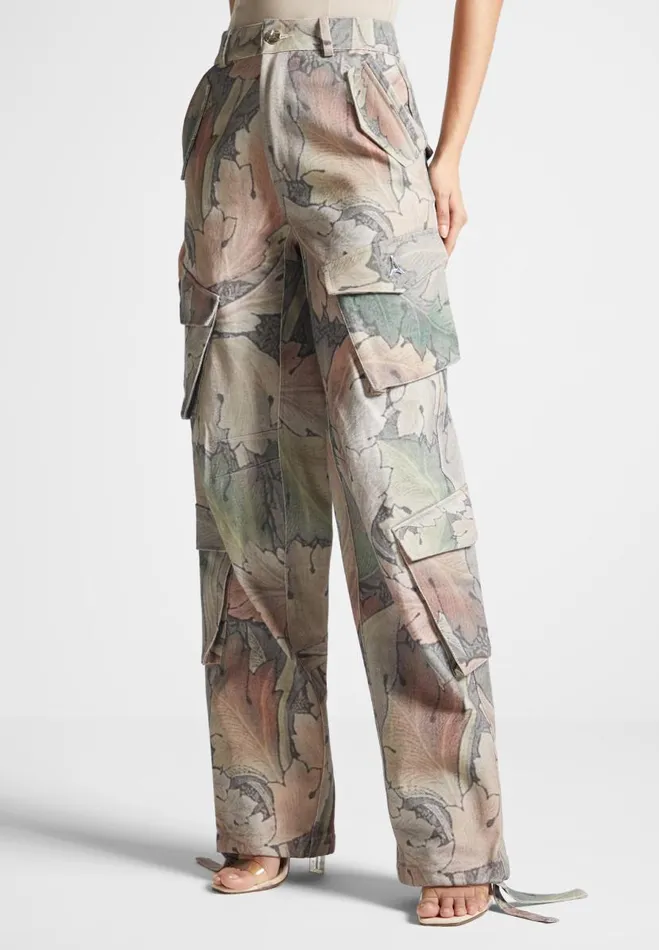 Manire De Voir Cargo Pants and Joggers Manire De Voir Woman High Waisted Renaissance Camo Cargo Pants 8211 Multi