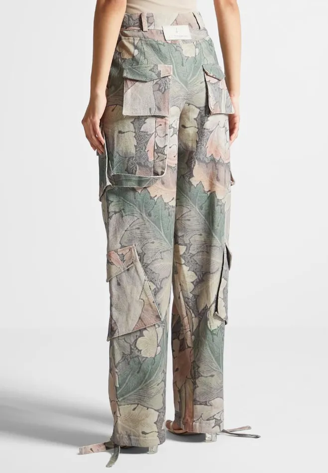 Manire De Voir Cargo Pants and Joggers Manire De Voir Woman High Waisted Renaissance Camo Cargo Pants 8211 Multi