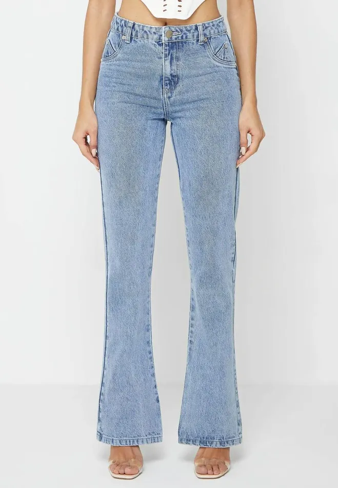 Manire De Voir Jeans Manire De Voir Woman Mid Rise Flared Jeans 8211 Mid Blue Manire De Voir Jeans Manire De Voir Woman Mid Rise Flared Jeans 8211 Mid Blue