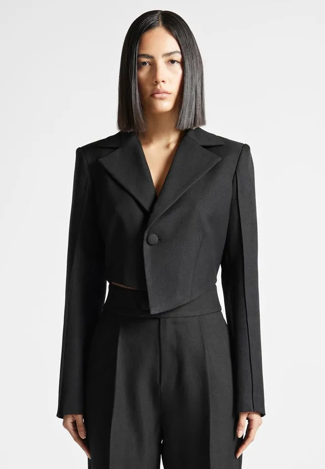 Manire De Voir Matching Sets Manire De Voir Woman Asymmetric Tailored Cropped Blazer 8211 Black Manire De Voir Matching Sets Manire De Voir Woman Asymmetric Tailored Cropped Blazer 8211 Black