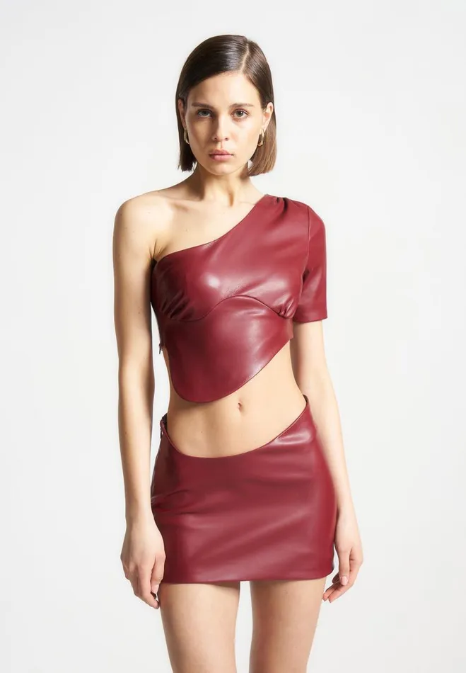 Manire De Voir Matching Sets Manire De Voir Woman Curved Waist Vegan Leather Mini Skirt 8211 Wine Red Manire De Voir Matching Sets Manire De Voir Woman Curved Waist Vegan Leather Mini Skirt 8211 Wine Red