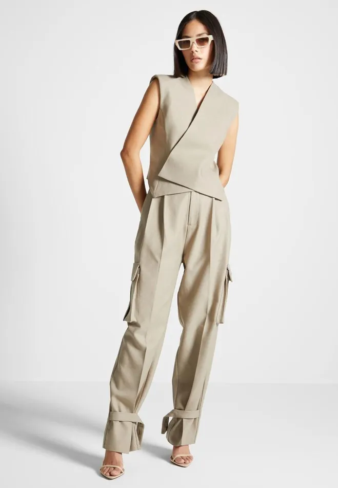 Manire De Voir Matching Sets Manire De Voir Woman Tailored Pleated Cargo Trousers 8211 Beige Manire De Voir Matching Sets Manire De Voir Woman Tailored Pleated Cargo Trousers 8211 Beige
