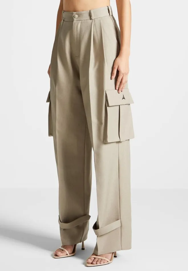 Manire De Voir Matching Sets Manire De Voir Woman Tailored Pleated Cargo Trousers 8211 Beige