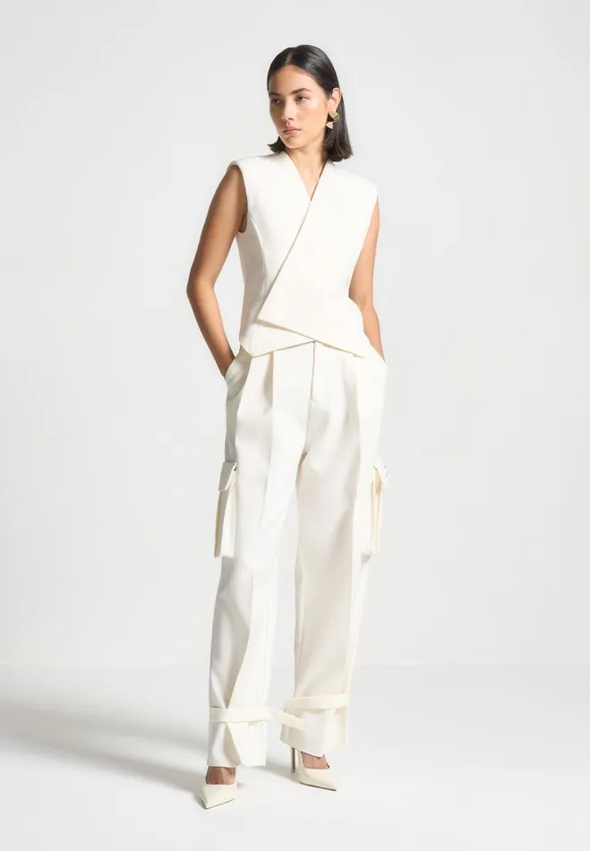 Manire De Voir Matching Sets Manire De Voir Woman Tailored Pleated Cargo Trousers 8211 Cream Manire De Voir Matching Sets Manire De Voir Woman Tailored Pleated Cargo Trousers 8211 Cream