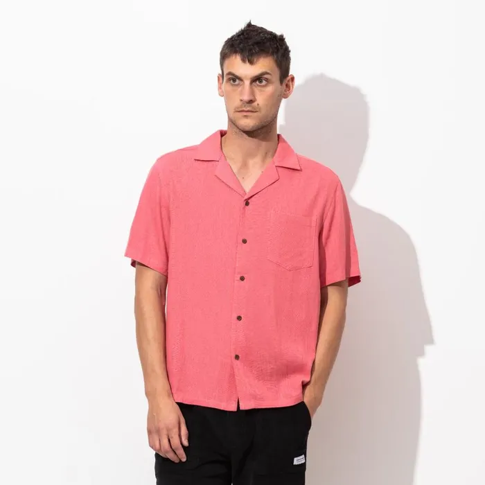 Men Banks Journal Shirts Brighton SS Woven Shirt Faded Rose