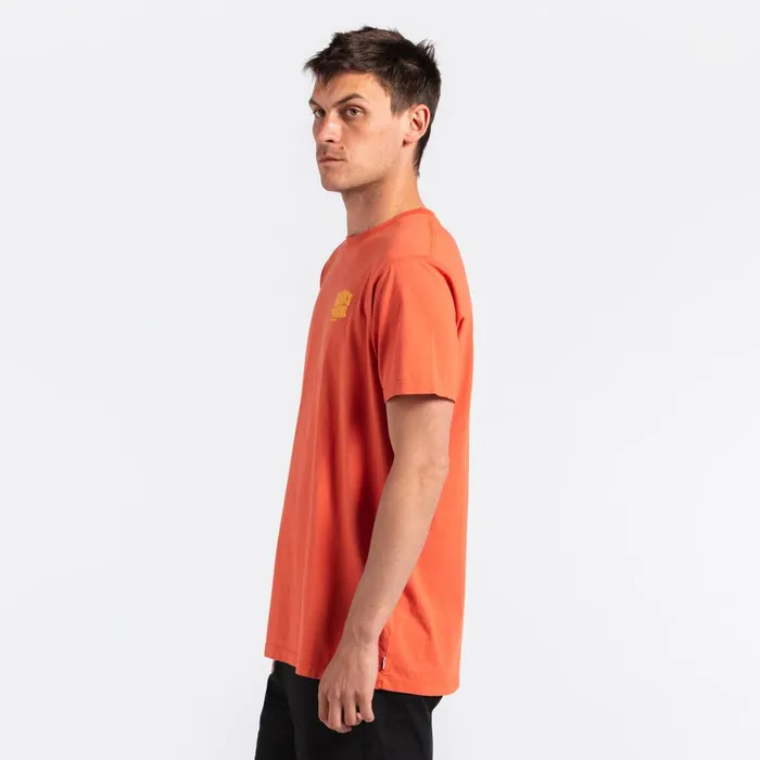 Men Banks Journal TShirts Posted Classic Tee Shirt Washed Red