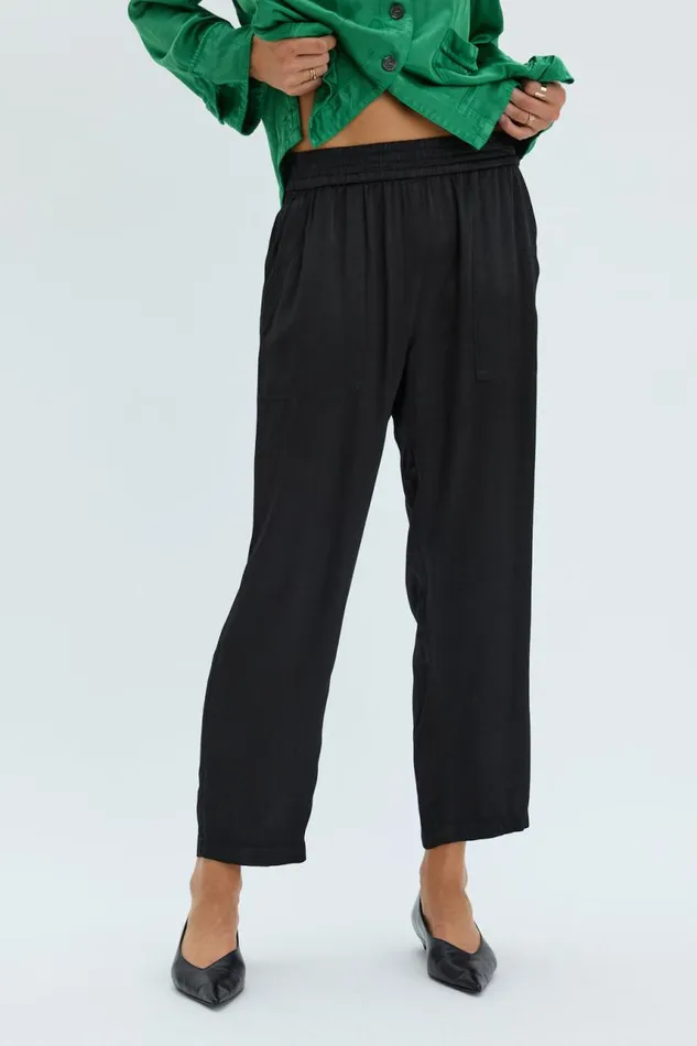 Raquel Allegra Bottoms Women Pebble Satin Black Trapunto Pant