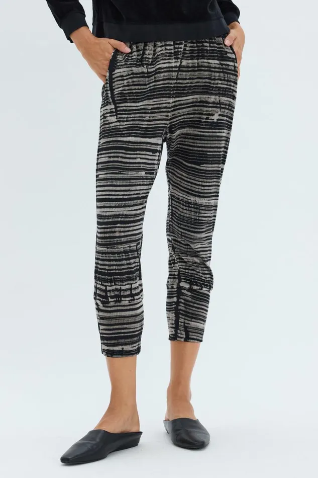Raquel Allegra Sweaters and Knits Women Brush Black Jezebel Pant