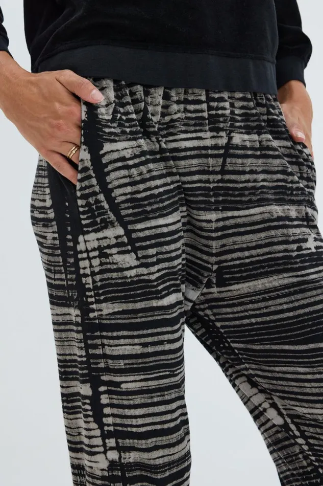 Raquel Allegra Sweaters and Knits Women Brush Black Jezebel Pant