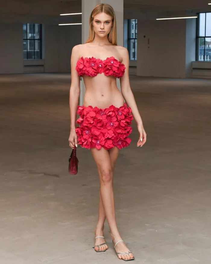 Ready To Wear HandEmbroidered 3D Flower Top PatBO Tops and Bodysuits