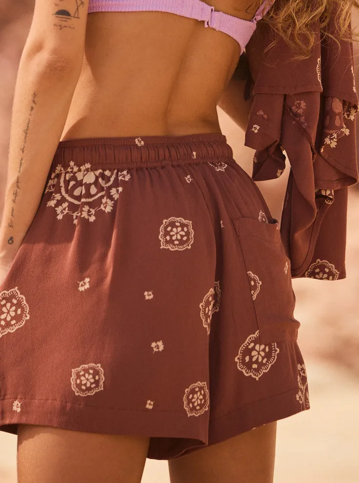 Roxy Shorts Lekeitio Break HighWaisted Printed Shorts Root Beer Bacan Bandana 8211 Womens