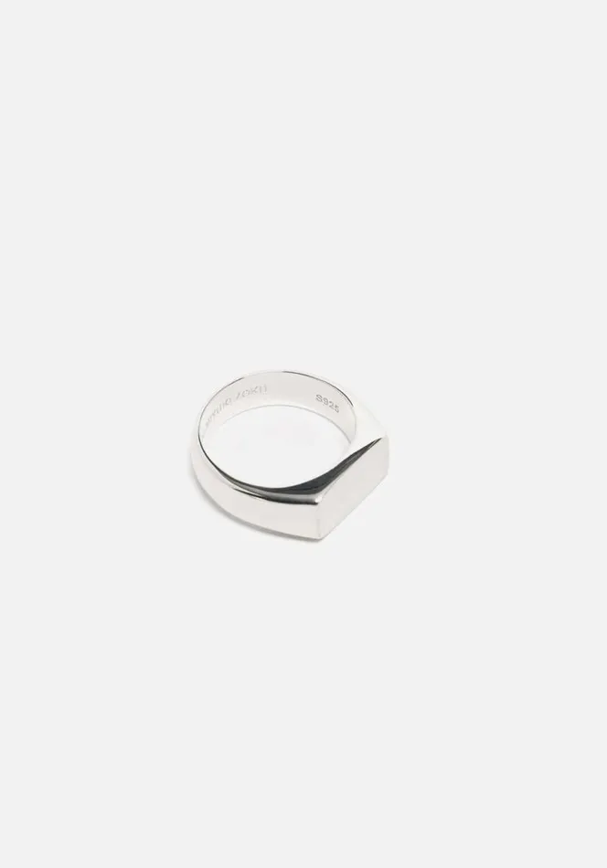 Shop MKI MINI SIGNET RING Brushed MKI MIYUKI ZOKU Jewellery Shop MKI MINI SIGNET RING Brushed MKI MIYUKI ZOKU Jewellery