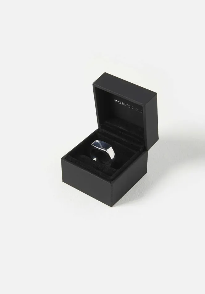 Shop MKI MINI SIGNET RING Polished MKI MIYUKI ZOKU Jewellery Shop MKI MINI SIGNET RING Polished MKI MIYUKI ZOKU Jewellery