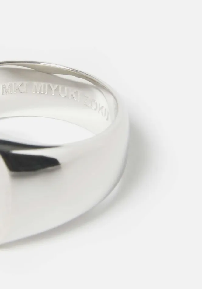 Shop MKI OVAL SIGNET RING Polished MKI MIYUKI ZOKU Jewellery Shop MKI OVAL SIGNET RING Polished MKI MIYUKI ZOKU Jewellery