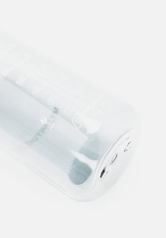 Shop MKI X NALGENE 32OZ BOTTLE Clear MKI MIYUKI ZOKU Lifestyle
