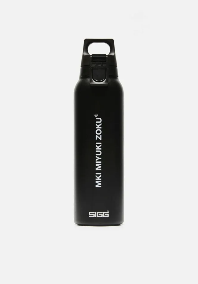 Shop MKI X SIGG 19OZ BOTTLE Black MKI MIYUKI ZOKU Lifestyle