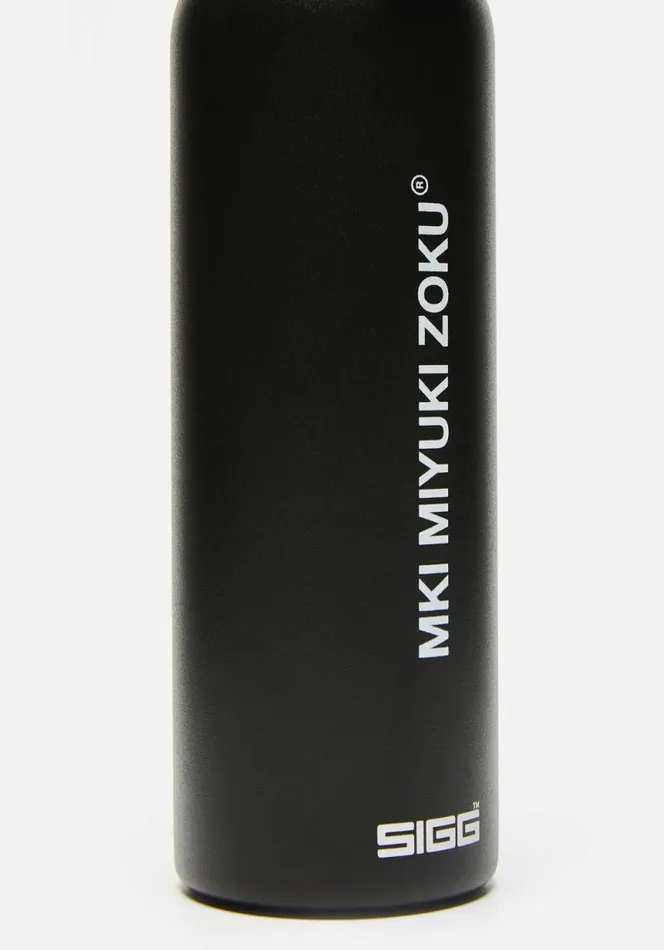 Shop MKI X SIGG 19OZ BOTTLE Black MKI MIYUKI ZOKU Lifestyle