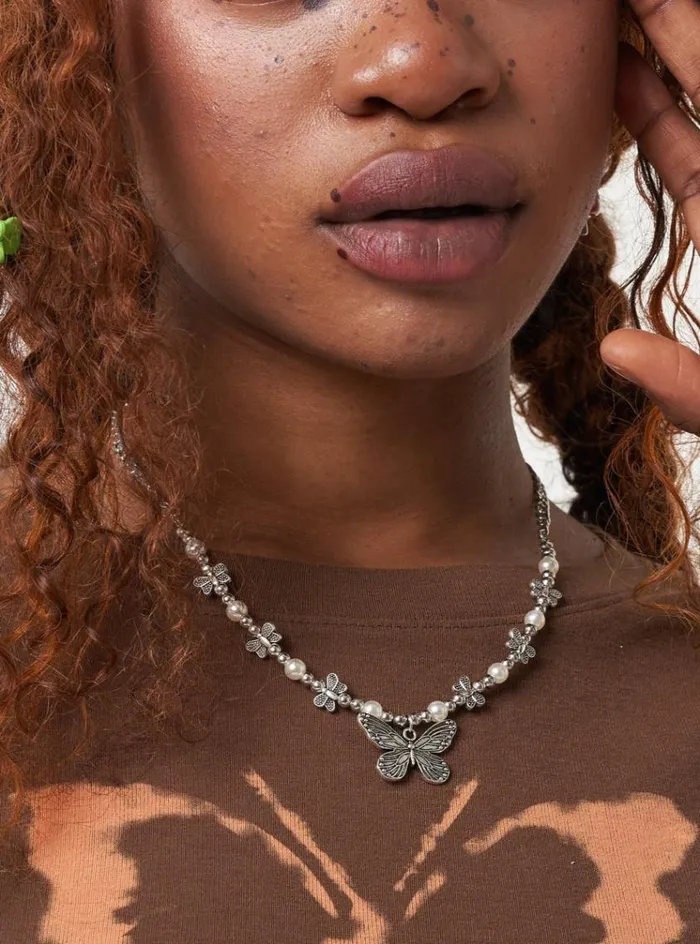 Shop Mythical Butterfly Pearl Necklace Minga London Accessories Shop Mythical Butterfly Pearl Necklace Minga London Accessories