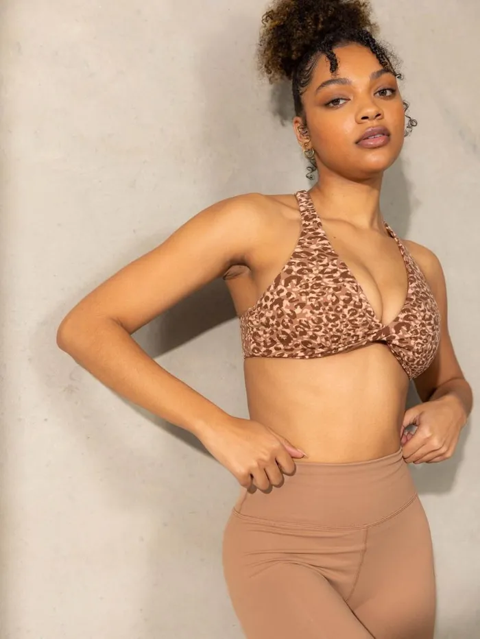 Sports Bras Womens Ryderwear Momentum Twist Sports Bra Mocha Leopard