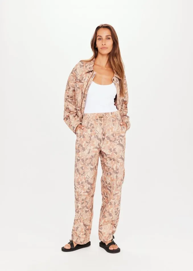 The Upside HENLEY UTILITY CARGO PANT Desert Camo Shop Pants