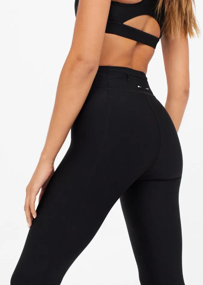 The Upside MATTE TECH POCKET MIDI PANT Black Shop Leggings The Upside MATTE TECH POCKET MIDI PANT Black Shop Leggings