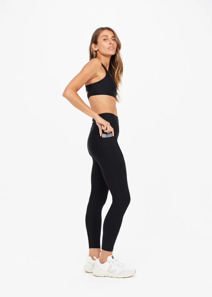 The Upside MATTE TECH POCKET MIDI PANT Black Shop Leggings The Upside MATTE TECH POCKET MIDI PANT Black Shop Leggings