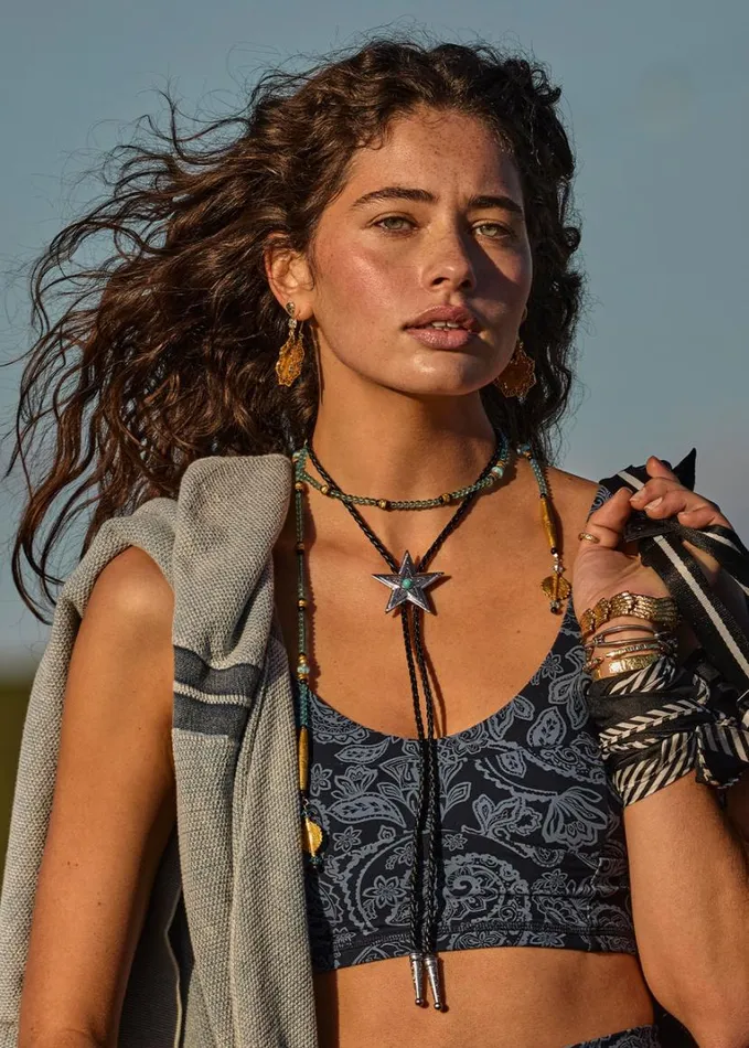 The Upside NOUVEAUX CANDICE CROP Paisley Shop Sports Bras