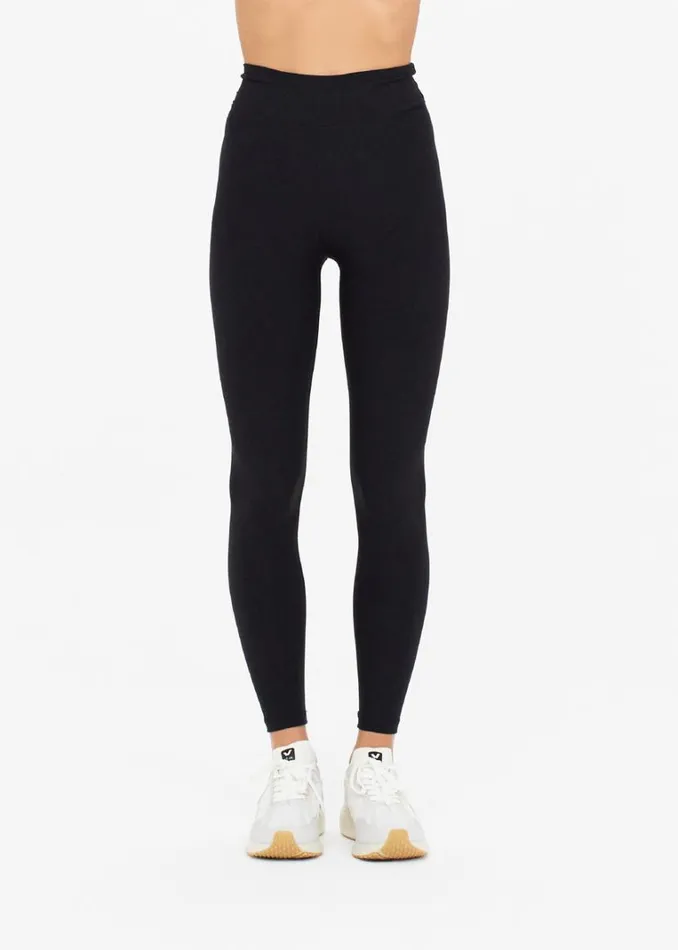 The Upside PEACHED 25IN MIDI PANT Black Shop Leggings The Upside PEACHED 25IN MIDI PANT Black Shop Leggings