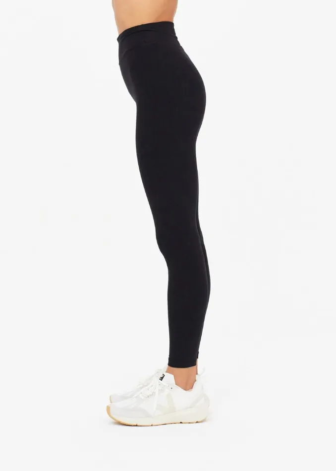 The Upside PEACHED 25IN MIDI PANT Black Shop Leggings The Upside PEACHED 25IN MIDI PANT Black Shop Leggings