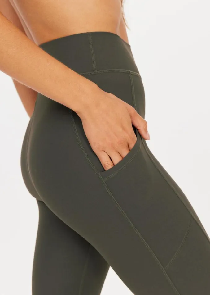 The Upside PEACHED 25IN PKT MIDI PANT Khaki Shop Leggings
