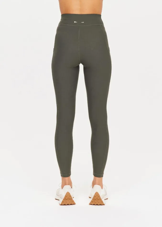 The Upside PEACHED 25IN PKT MIDI PANT Khaki Shop Leggings
