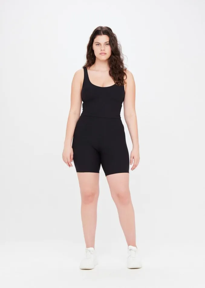 The Upside PEACHED 6IN SPIN SHORT Black Shop Shorts