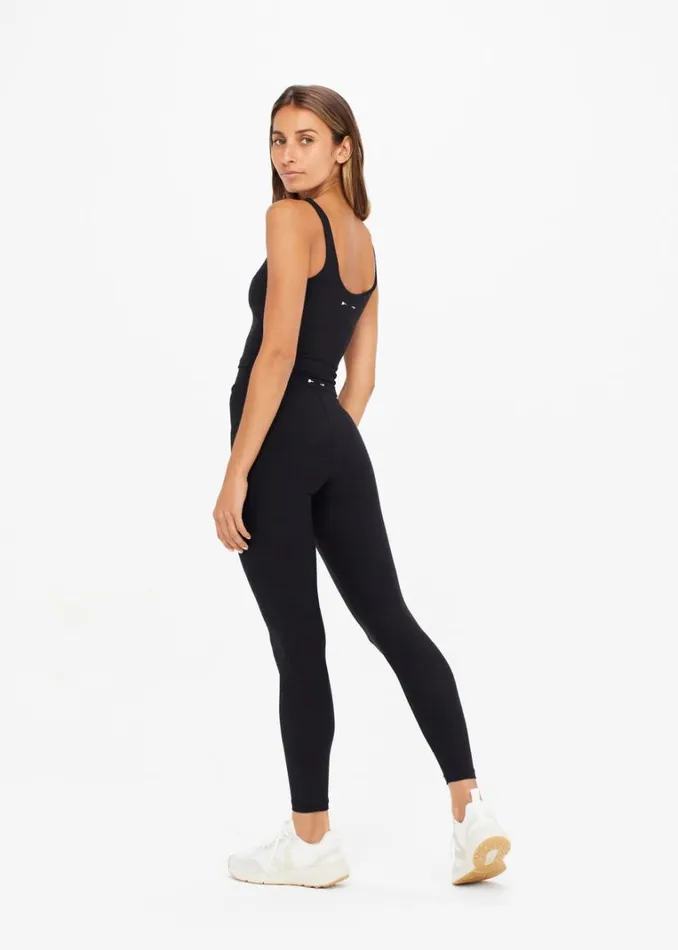 The Upside PEACHED TESS CROP Black Shop Sports Bras The Upside PEACHED TESS CROP Black Shop Sports Bras