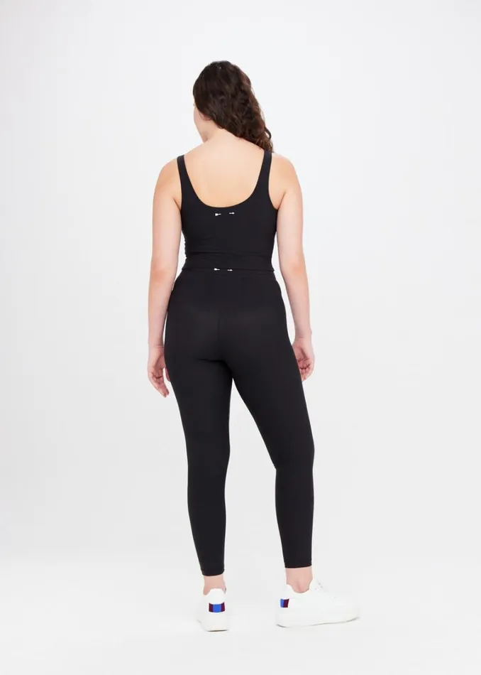 The Upside PEACHED TESS CROP Black Shop Sports Bras The Upside PEACHED TESS CROP Black Shop Sports Bras