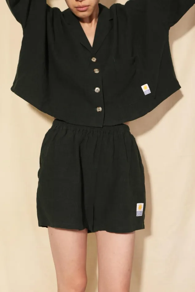 Women Basic Linen Shorts Forest Green LF Markey Shorts