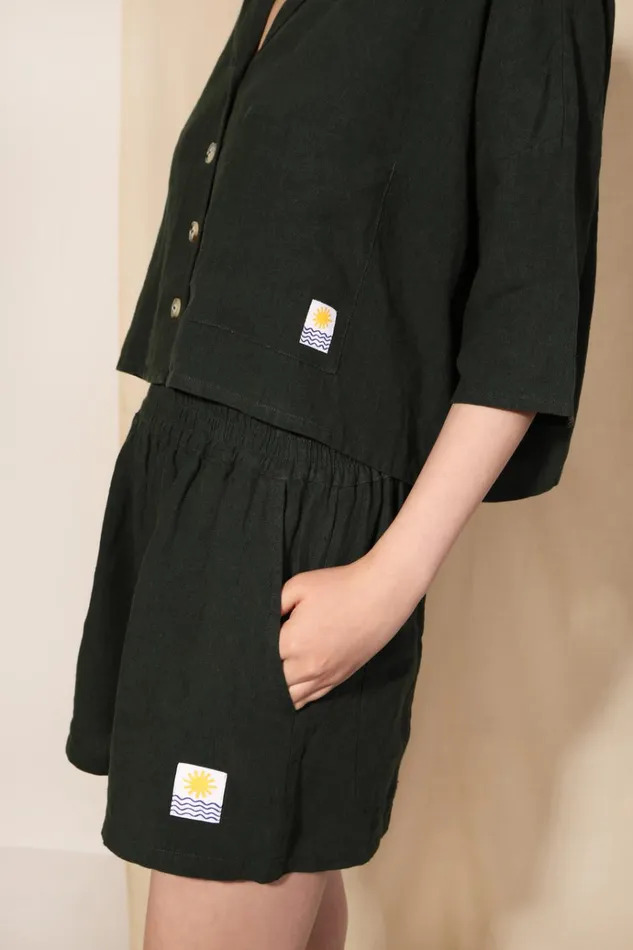 Women Basic Linen Shorts Forest Green LF Markey Shorts