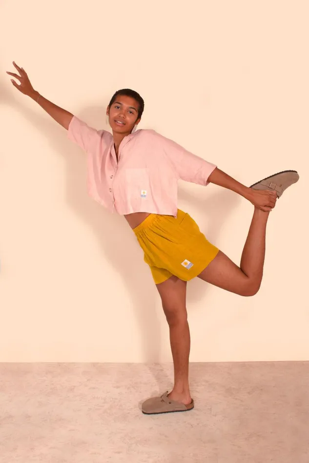 Women Basic Linen Shorts Saffron LF Markey Shorts