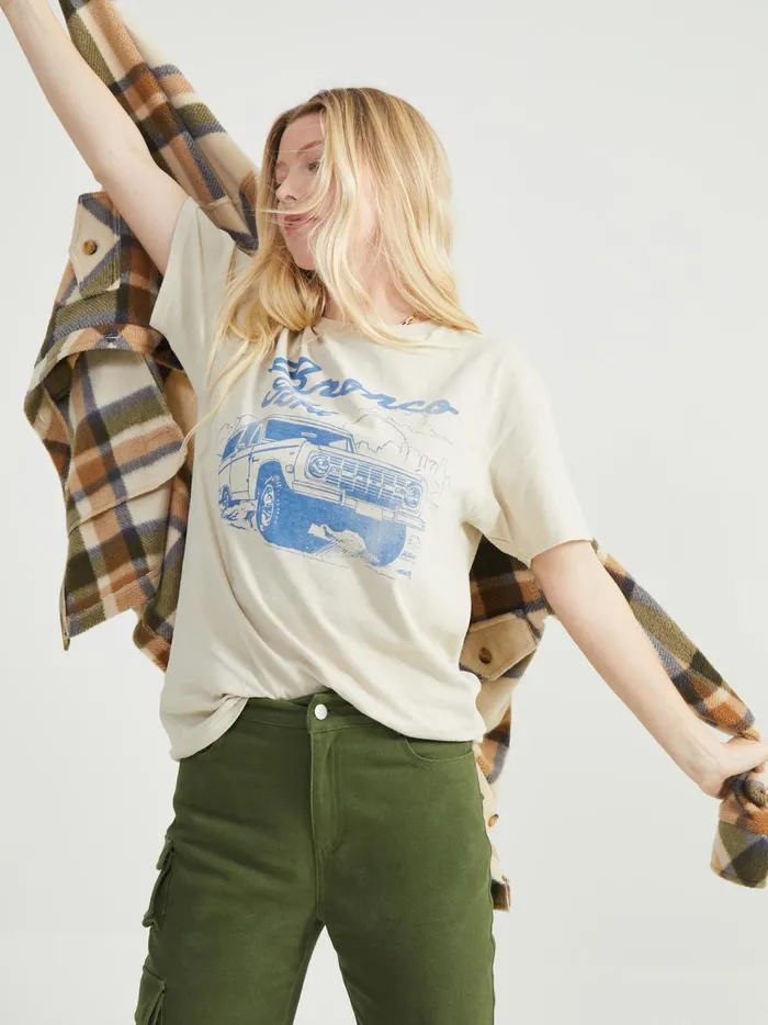 Women Bronco Sun Tee Sand Altar039d State Graphics