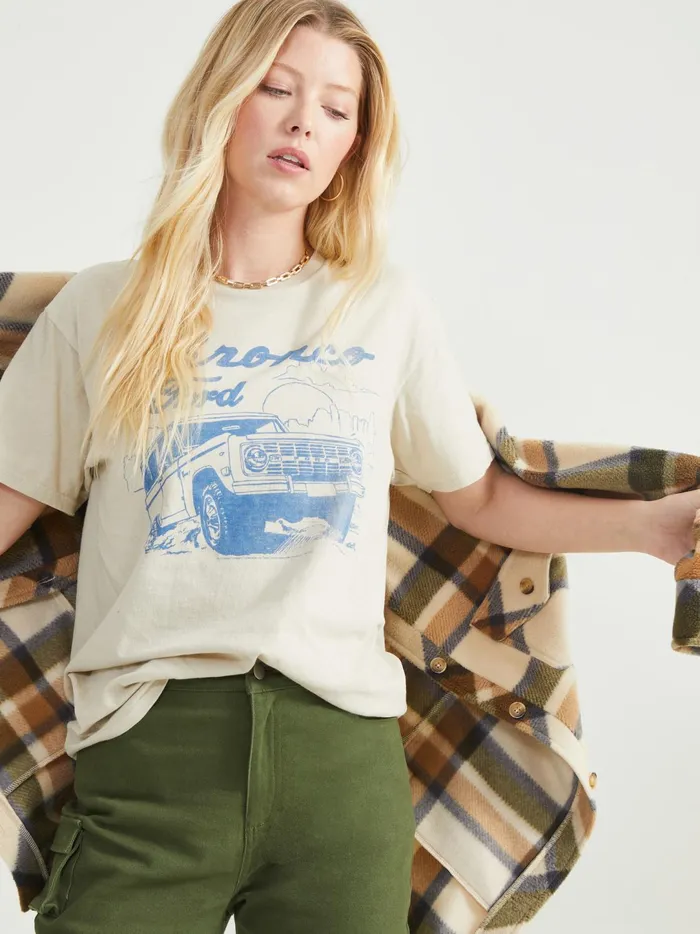 Women Bronco Sun Tee Sand Altar039d State Graphics