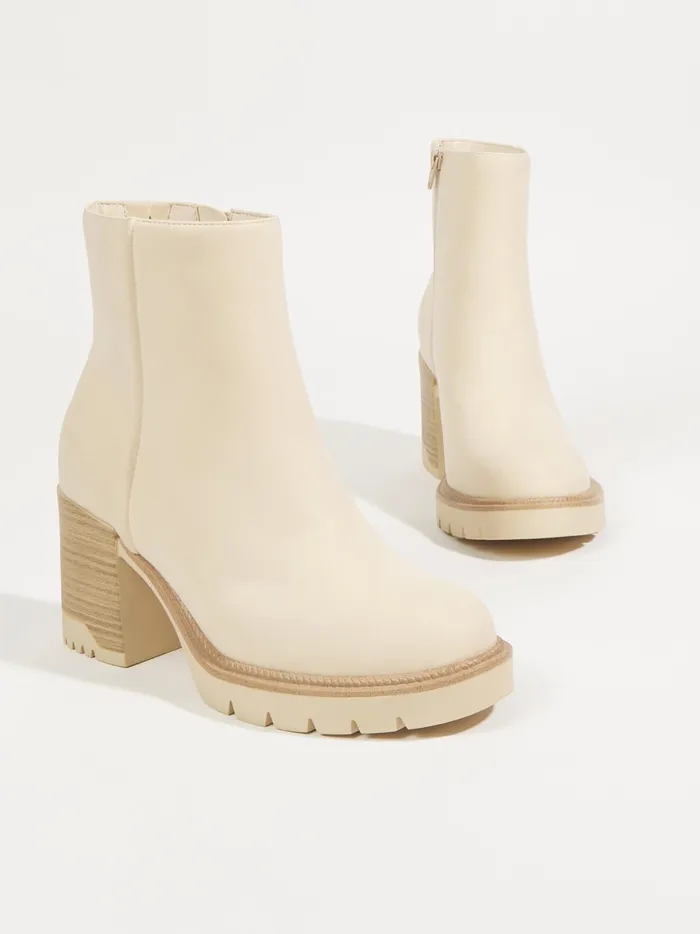 Women Lolla Lug Sole Boots Beige Altar039d State Boots Booties